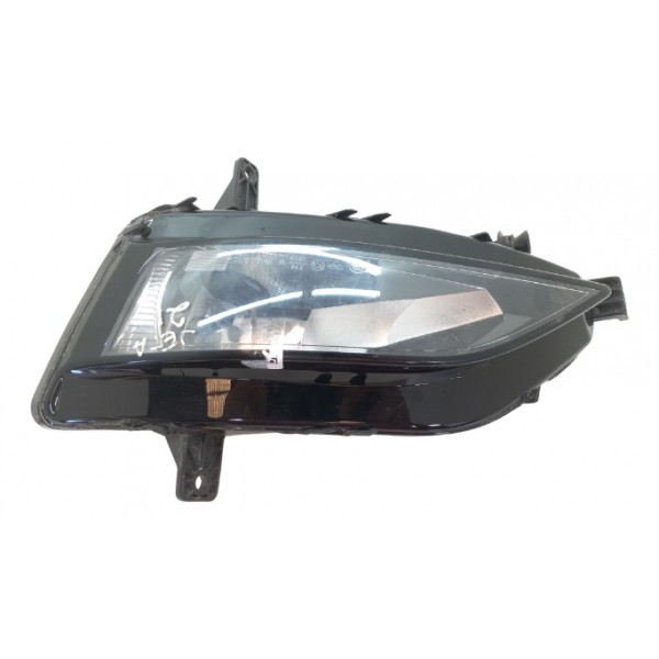 Farol De Milha Direito Com Detalhe Vw Jetta Tsi 1.4 2016