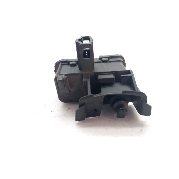 Motor Trava Portinhola Tanque  Vw Polo Virtus Usado